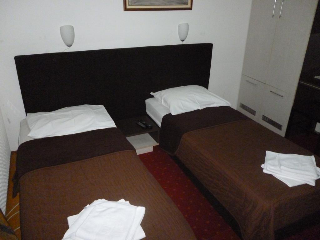 Gros Hotel - Leskovac ليسكوفاك المظهر الخارجي الصورة