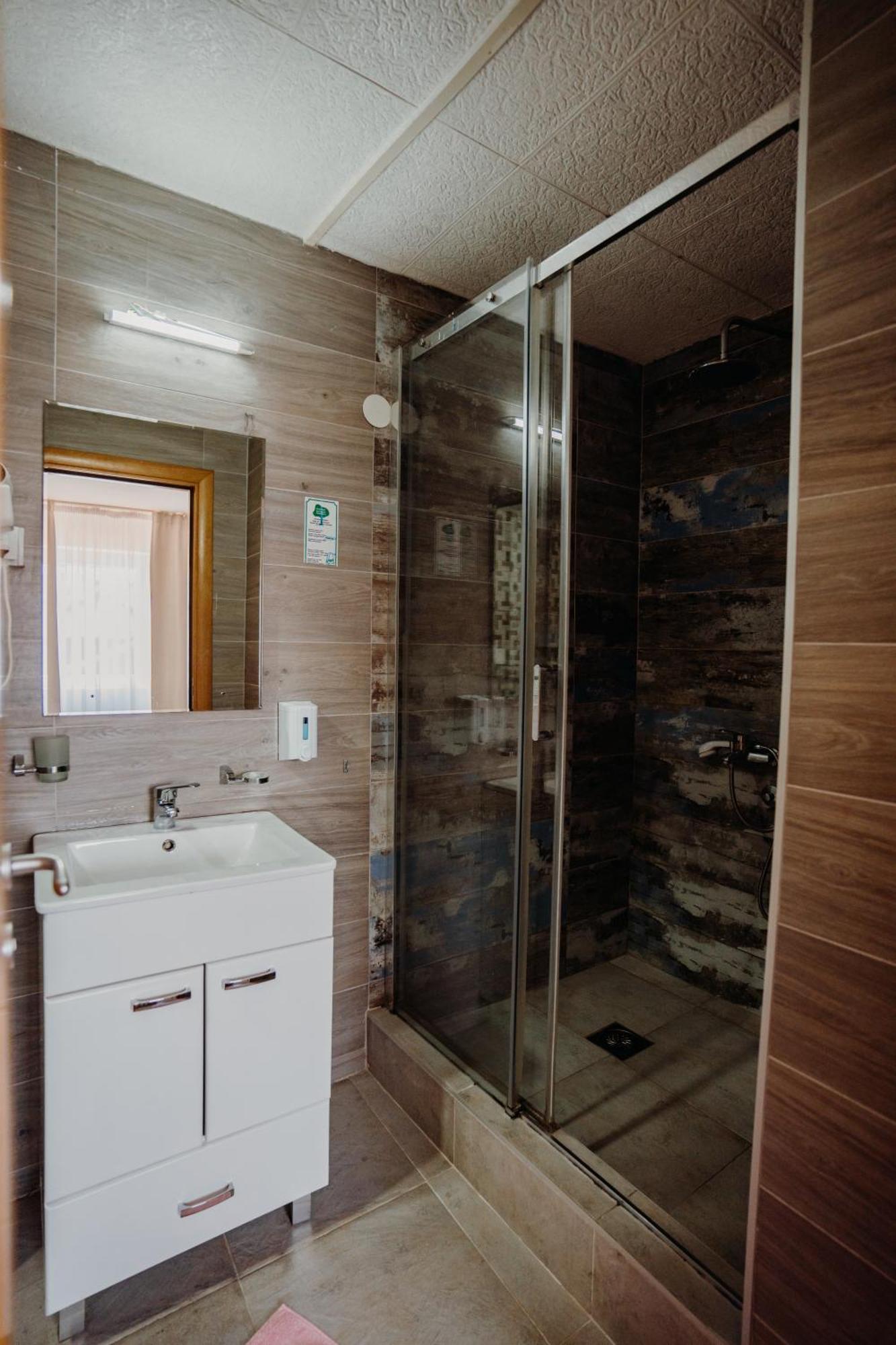 Gros Hotel - Leskovac ليسكوفاك المظهر الخارجي الصورة