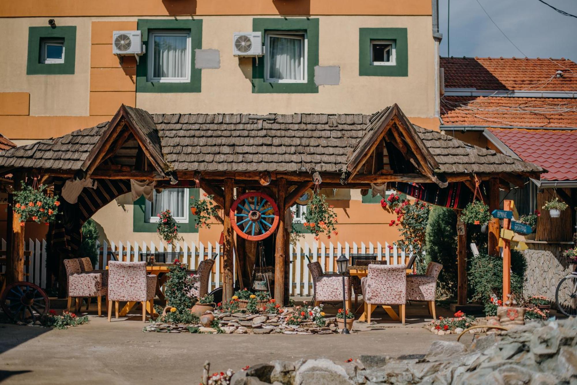 Gros Hotel - Leskovac ليسكوفاك المظهر الخارجي الصورة
