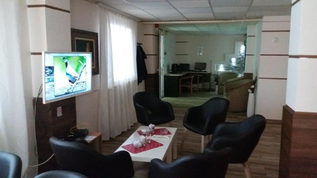 Gros Hotel - Leskovac ليسكوفاك المظهر الخارجي الصورة