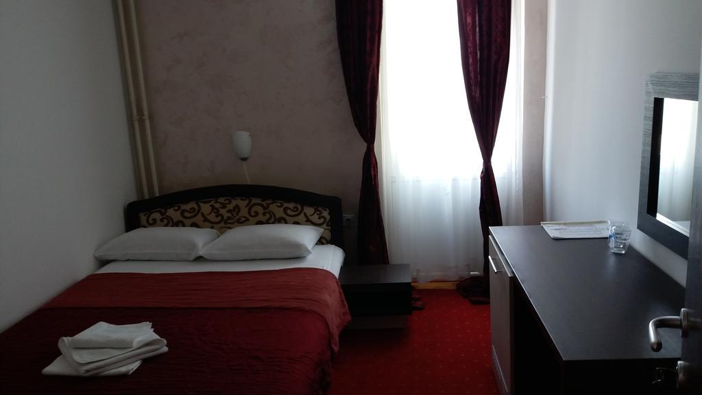 Gros Hotel - Leskovac ليسكوفاك المظهر الخارجي الصورة