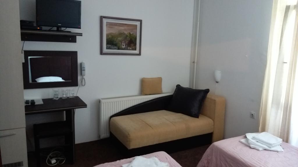 Gros Hotel - Leskovac ليسكوفاك المظهر الخارجي الصورة