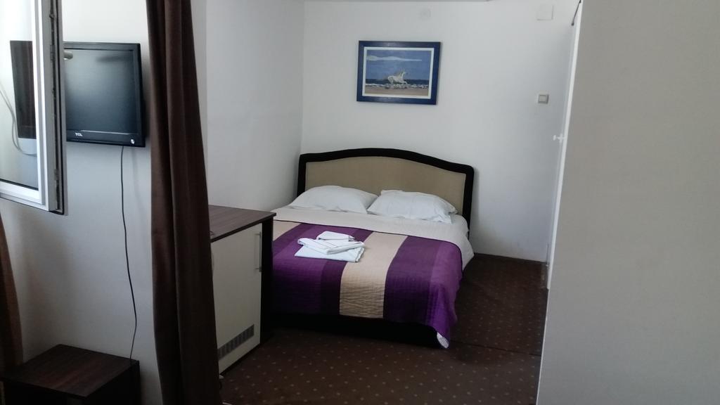Gros Hotel - Leskovac ليسكوفاك المظهر الخارجي الصورة