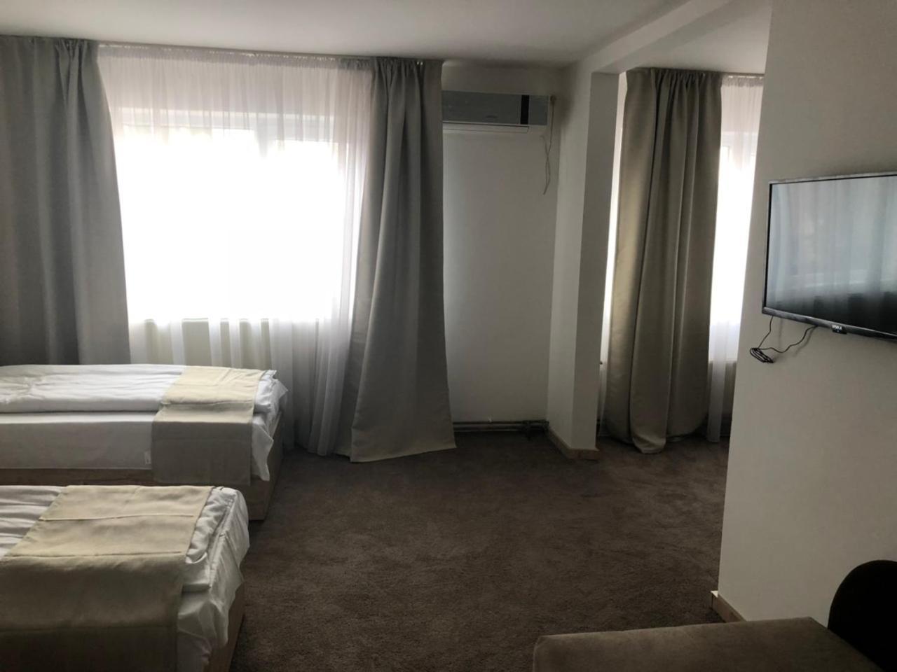 Gros Hotel - Leskovac ليسكوفاك المظهر الخارجي الصورة